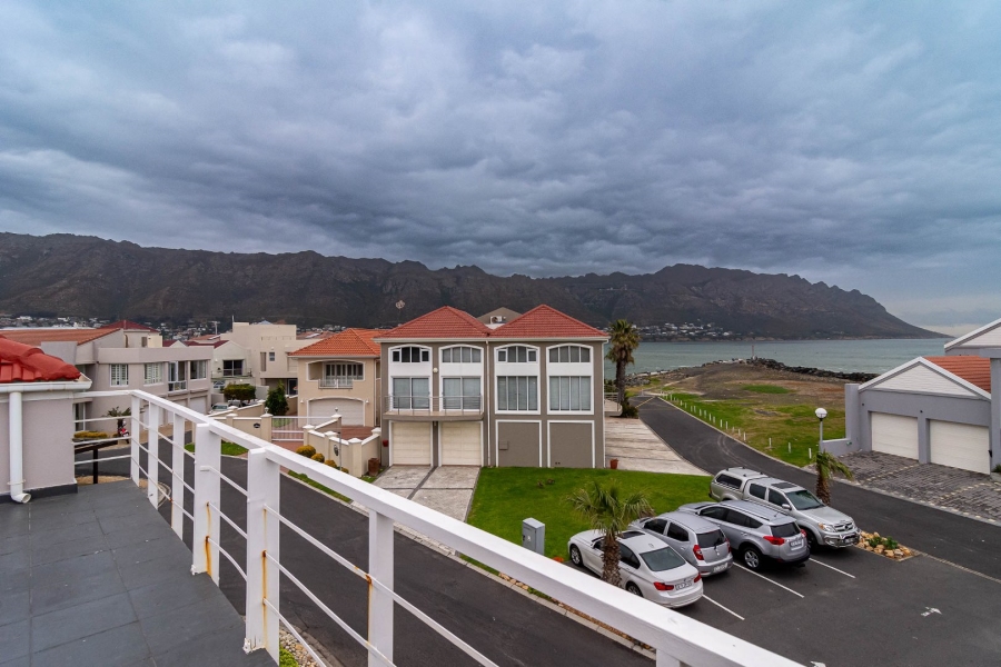 8 Bedroom Property for Sale in Harbour Island Western Cape